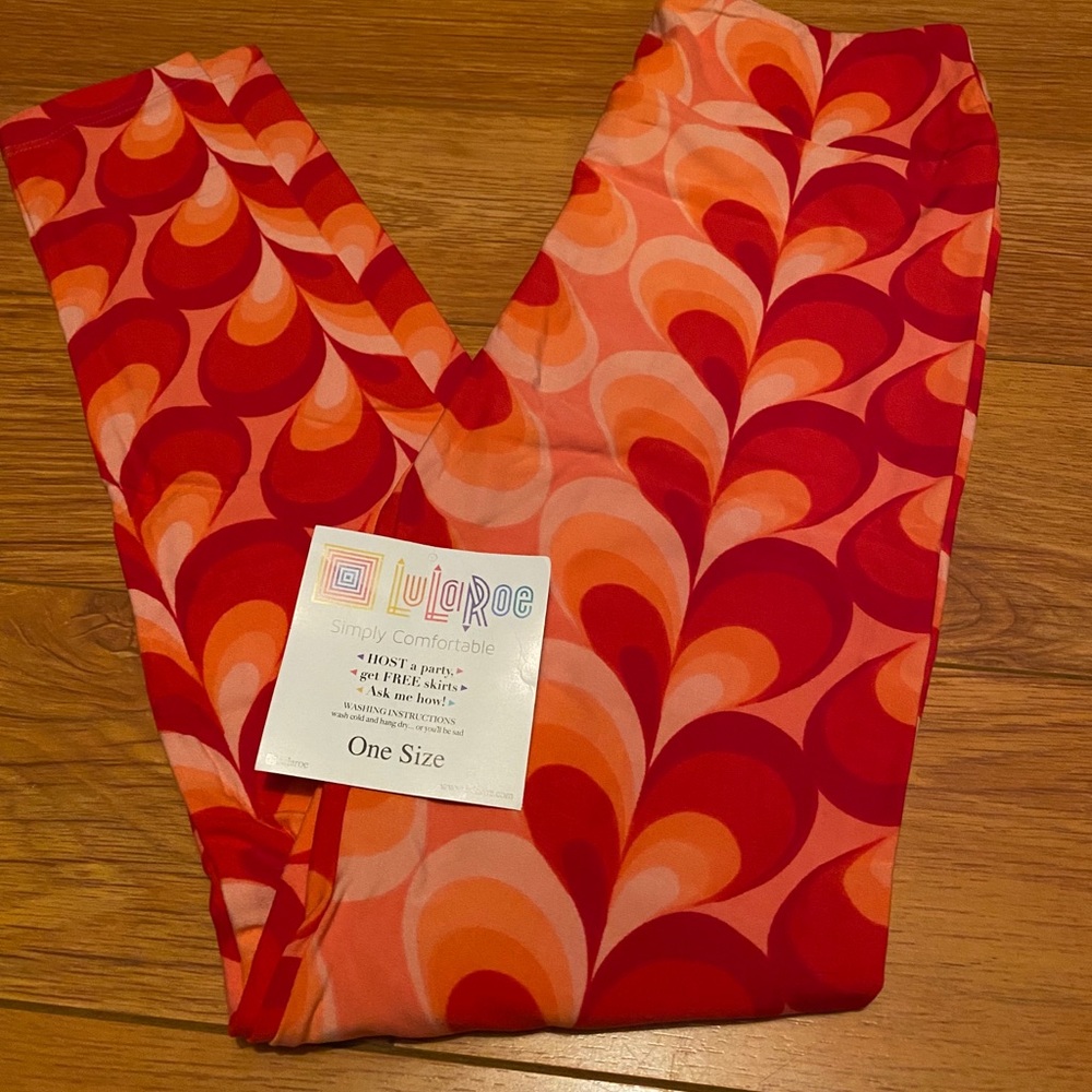 LuLaRoe OS Valentine’s leggings NWT